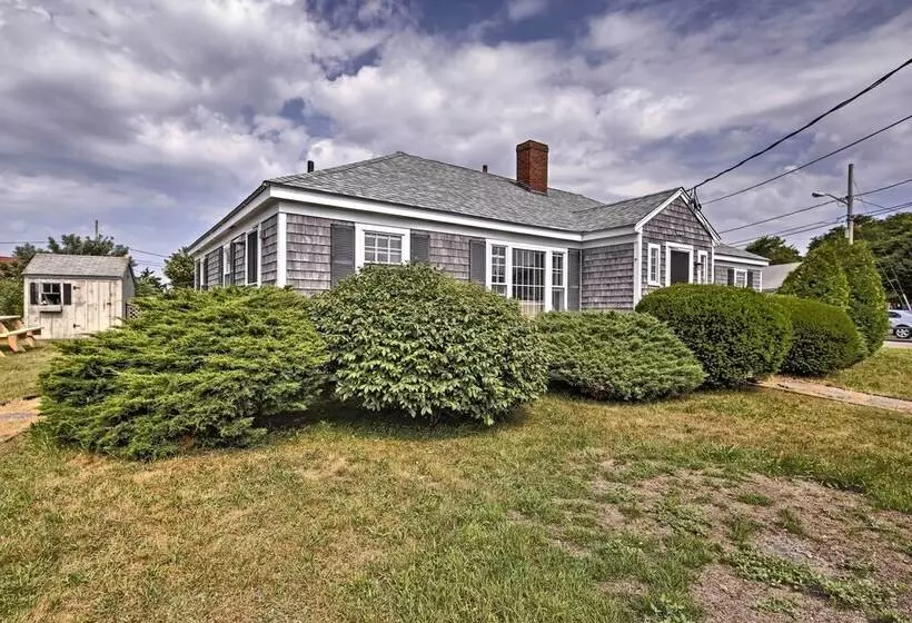 Modern Cape Cod Cottage: Walk To Craigville Beach