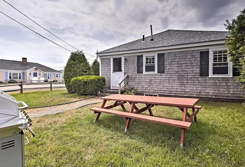 Modern Cape Cod Cottage: Walk To Craigville Beach