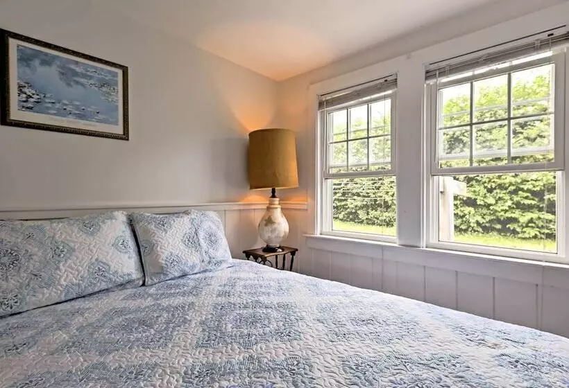 Modern Cape Cod Cottage: Walk To Craigville Beach