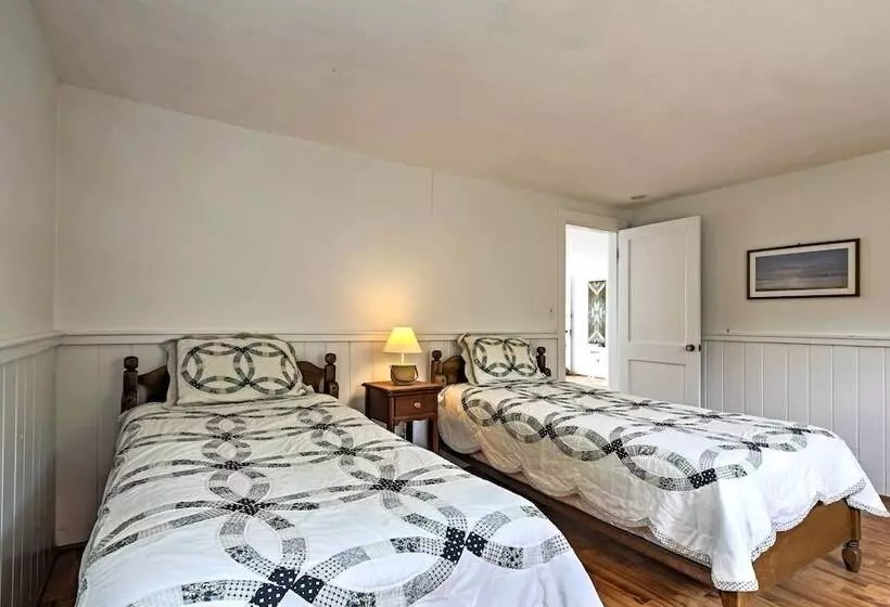 Modern Cape Cod Cottage: Walk To Craigville Beach