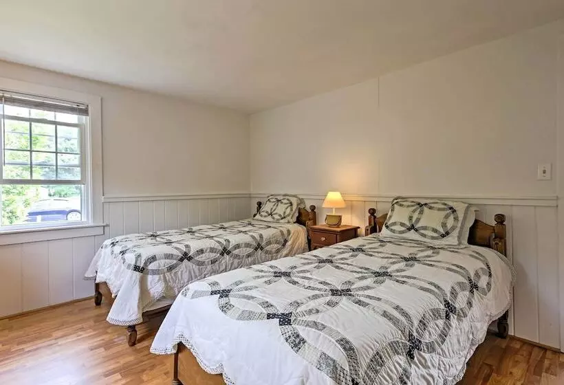 Modern Cape Cod Cottage: Walk To Craigville Beach