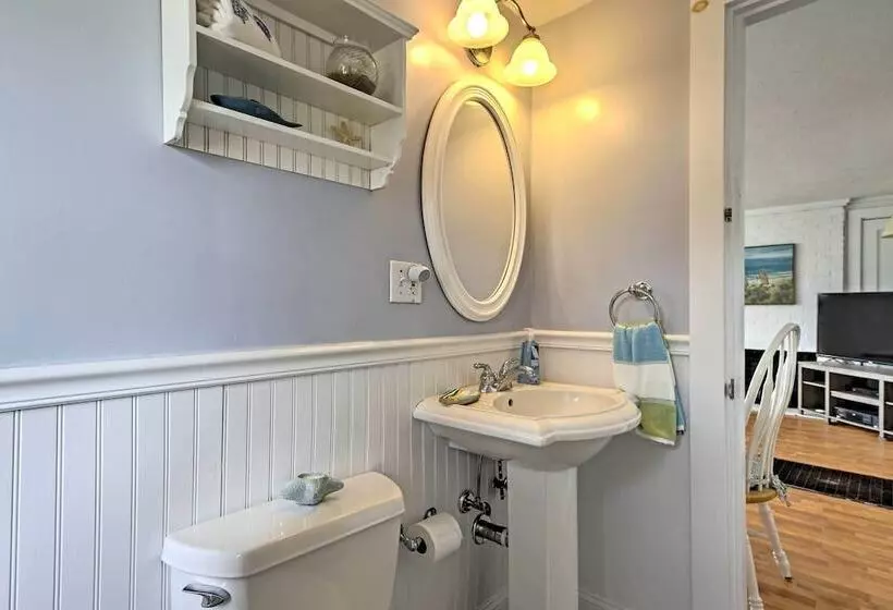 Modern Cape Cod Cottage: Walk To Craigville Beach