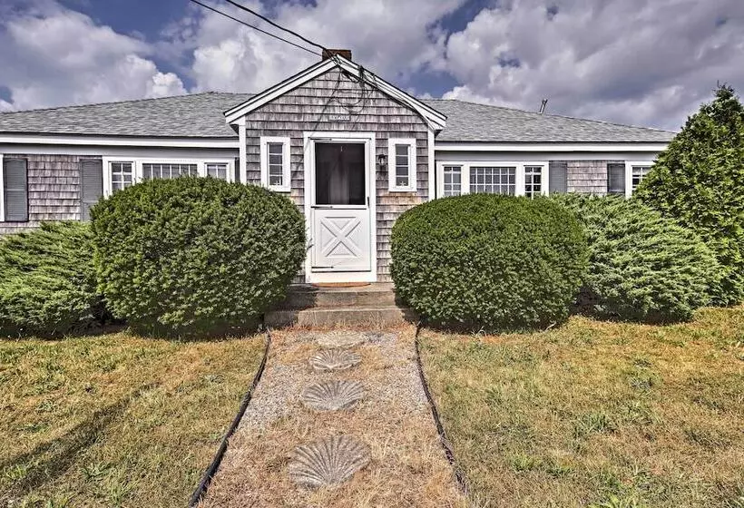 Modern Cape Cod Cottage: Walk To Craigville Beach