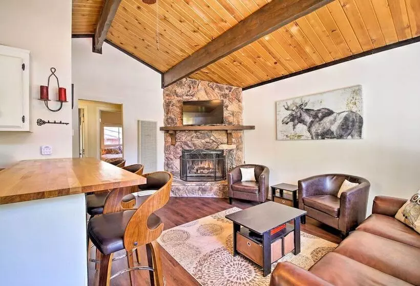 Cozy Cabin W/ Deck & Fireplace In Big Bear!
