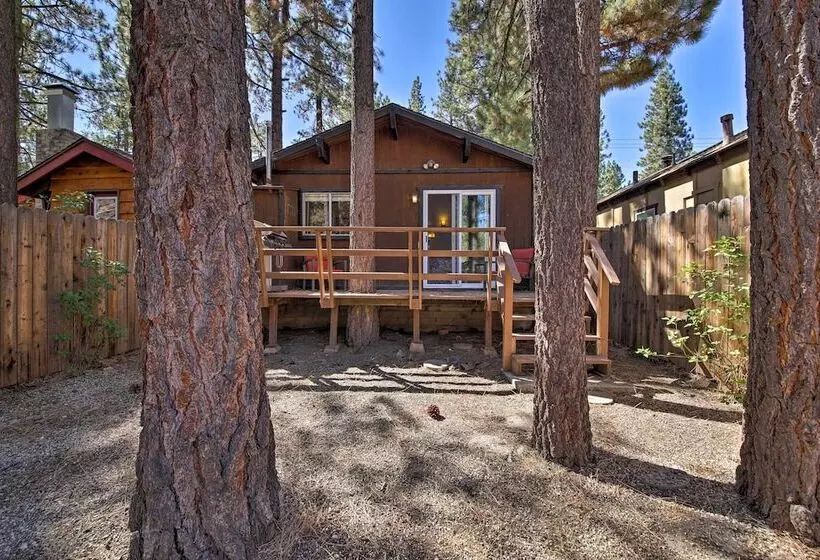Cozy Cabin W/ Deck & Fireplace In Big Bear!