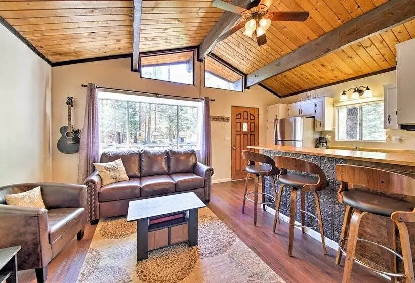 Cozy Cabin W/ Deck & Fireplace In Big Bear!