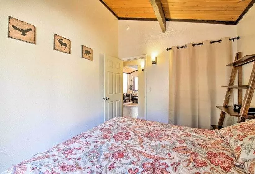 Cozy Cabin W/ Deck & Fireplace In Big Bear!