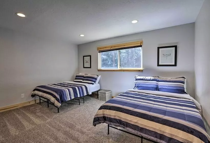 South Lake Tahoe Cabin ~ 7 Mi To Ski Resort!