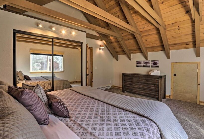 South Lake Tahoe Cabin ~ 7 Mi To Ski Resort!