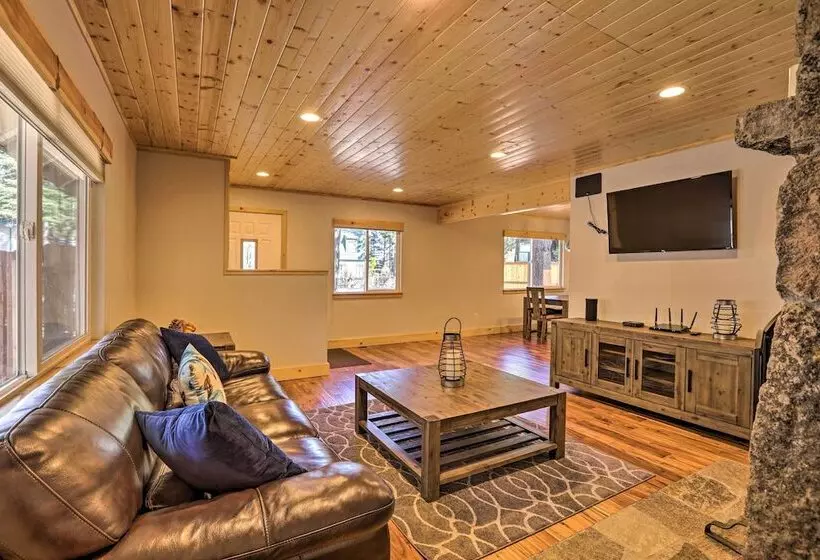 South Lake Tahoe Cabin ~ 7 Mi To Ski Resort!