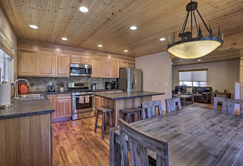 South Lake Tahoe Cabin ~ 7 Mi To Ski Resort!