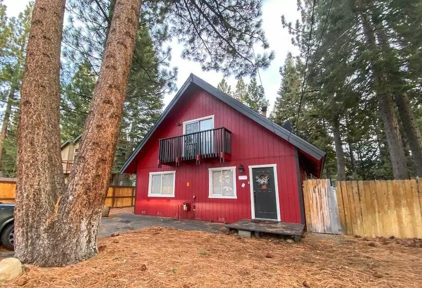 South Lake Tahoe Cabin ~ 7 Mi To Ski Resort!