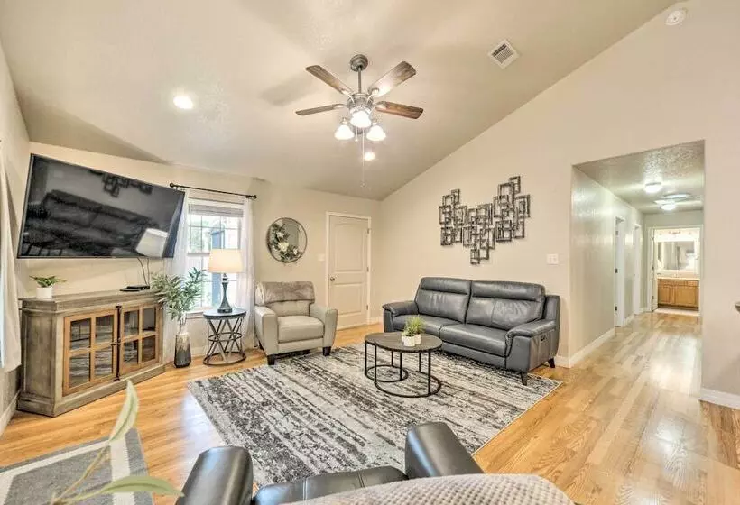 Cozy Canyon Lake Abode < 1 Mi To Boat Ramp!