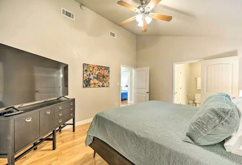 Cozy Canyon Lake Abode < 1 Mi To Boat Ramp!