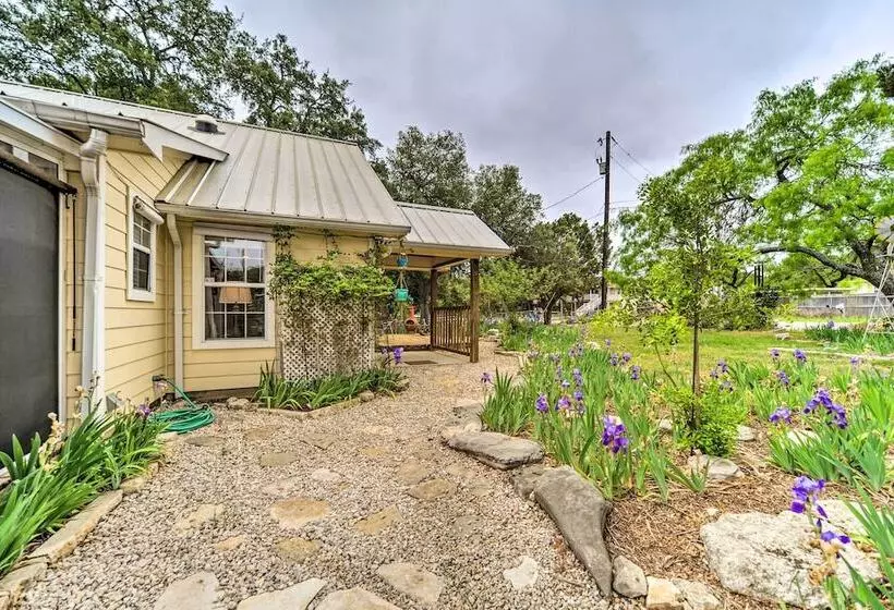 Cozy Canyon Lake Abode < 1 Mi To Boat Ramp!