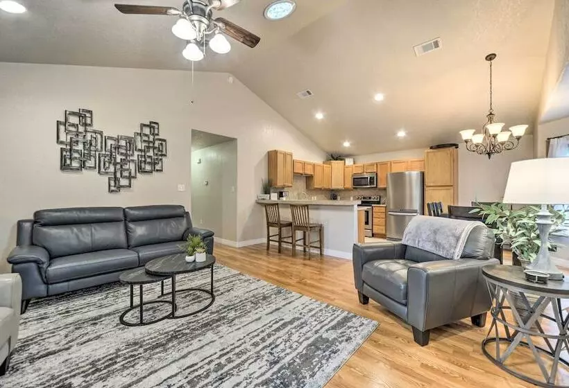 Cozy Canyon Lake Abode < 1 Mi To Boat Ramp!