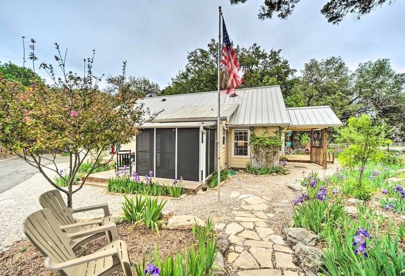 Cozy Canyon Lake Abode < 1 Mi To Boat Ramp!