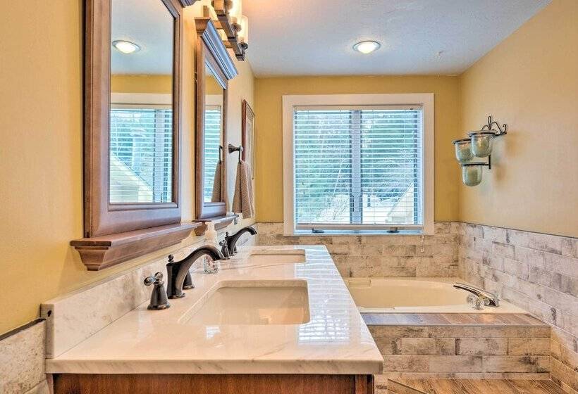 Cozy Home W/ Sauna: Mins To Stowe Mountain Resort