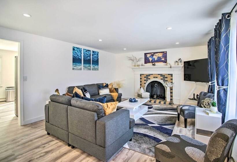 Family Friendly Cape Cod Home: 2 Mi To Coast!