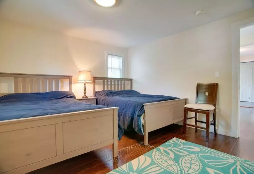 Family Friendly Falmouth Home < 1 Mi To Beach!