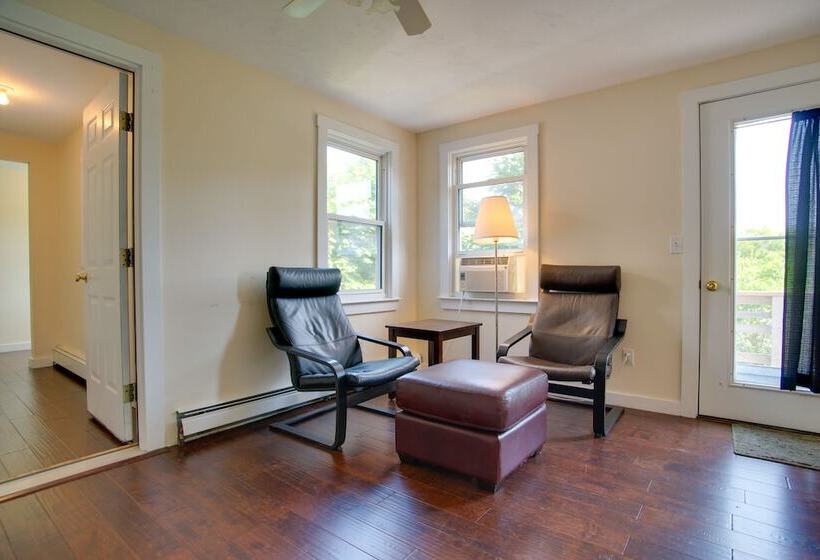 Family Friendly Falmouth Home < 1 Mi To Beach!