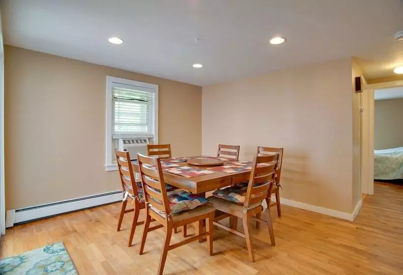 Family Friendly Falmouth Home < 1 Mi To Beach!
