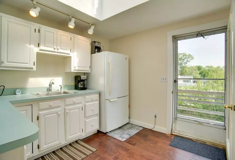 Family Friendly Falmouth Home < 1 Mi To Beach!