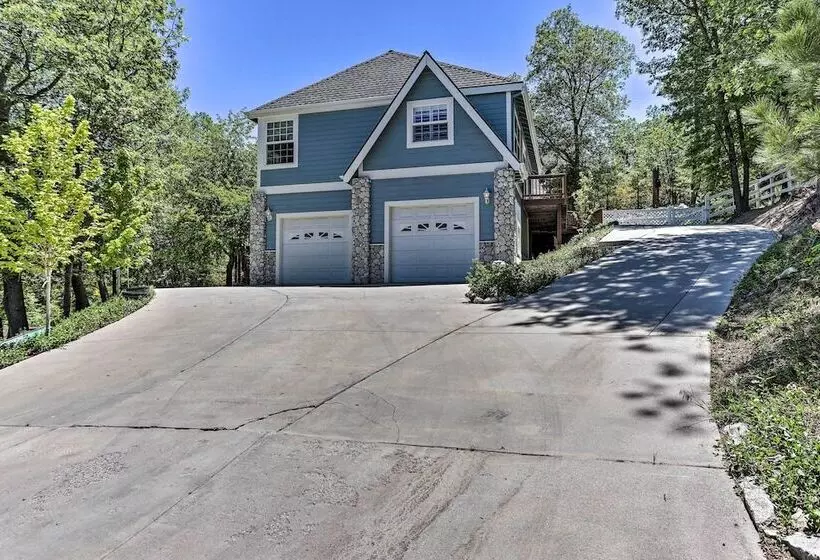 Gorgeous Lakehouse W/ Hot Tub & Waterfall Oasis!