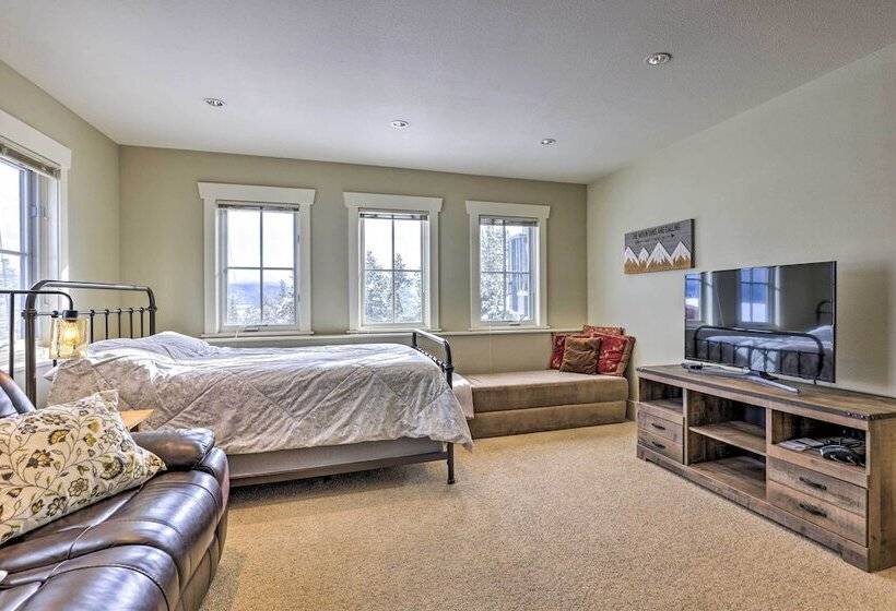 Granby Home: Stunning Mountain & Lake Views!