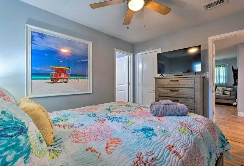 Gulf Breeze Home W/ Pool, Grill & Fire Pit