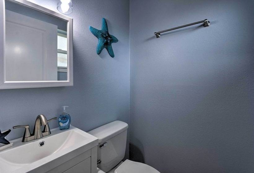 Gulf Breeze Home W/ Pool, Grill & Fire Pit