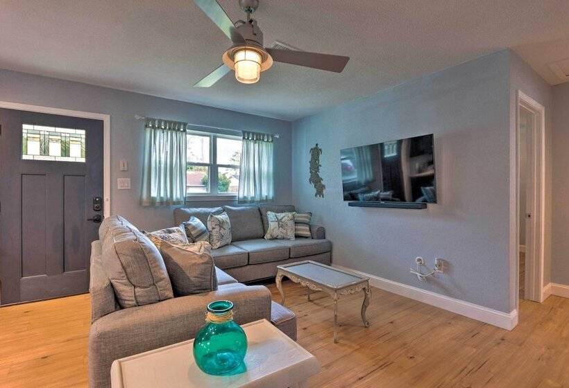 Gulf Breeze Home W/ Pool, Grill & Fire Pit