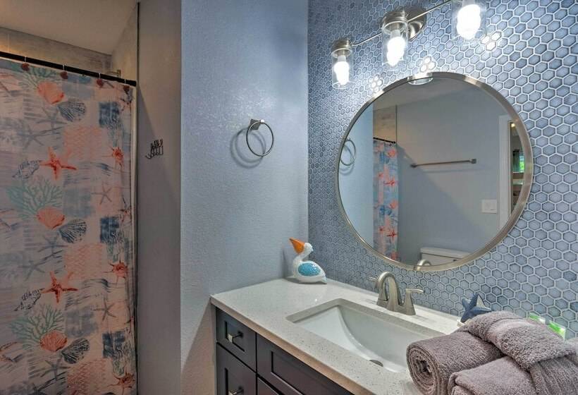 Gulf Breeze Home W/ Pool, Grill & Fire Pit