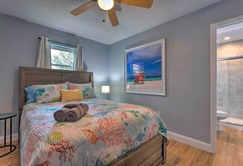 Gulf Breeze Home W/ Pool, Grill & Fire Pit