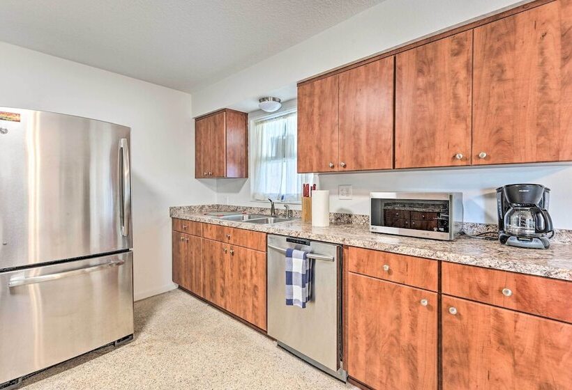 Inverness House W/ Boat Launch + Home Gym!