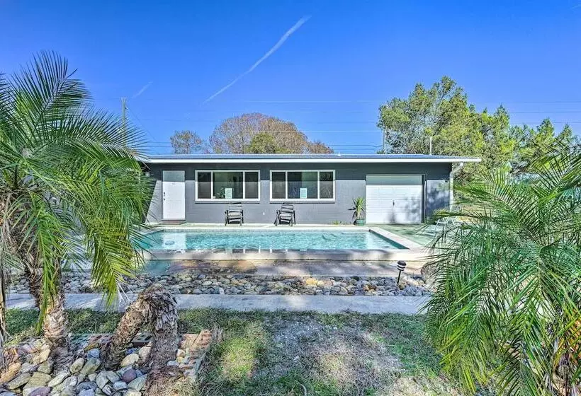 Inverness House W/ Boat Launch + Home Gym!