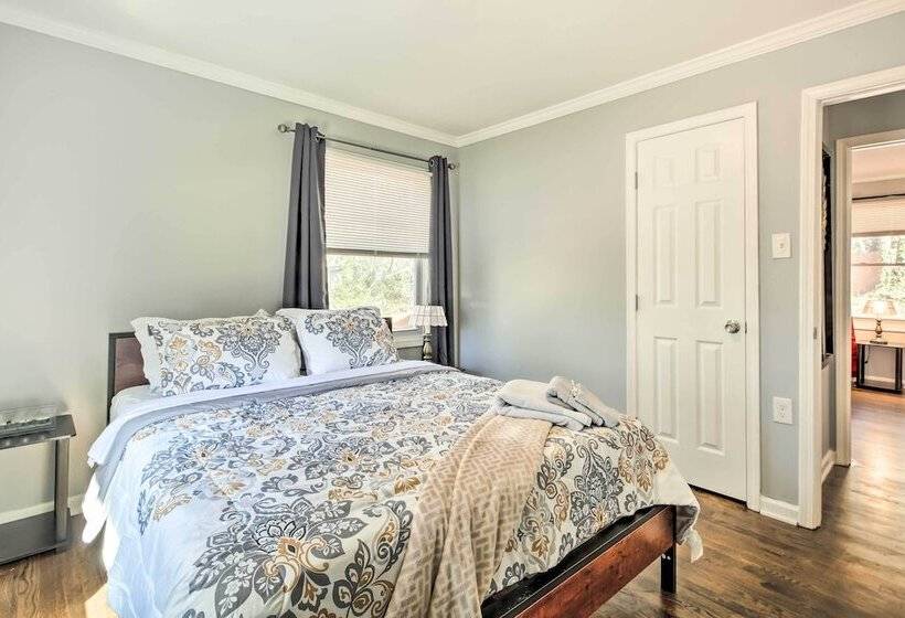 Inviting Atlanta Vacation Rental W/ Fire Pit!