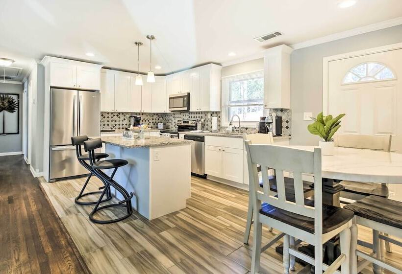 Inviting Atlanta Vacation Rental W/ Fire Pit!
