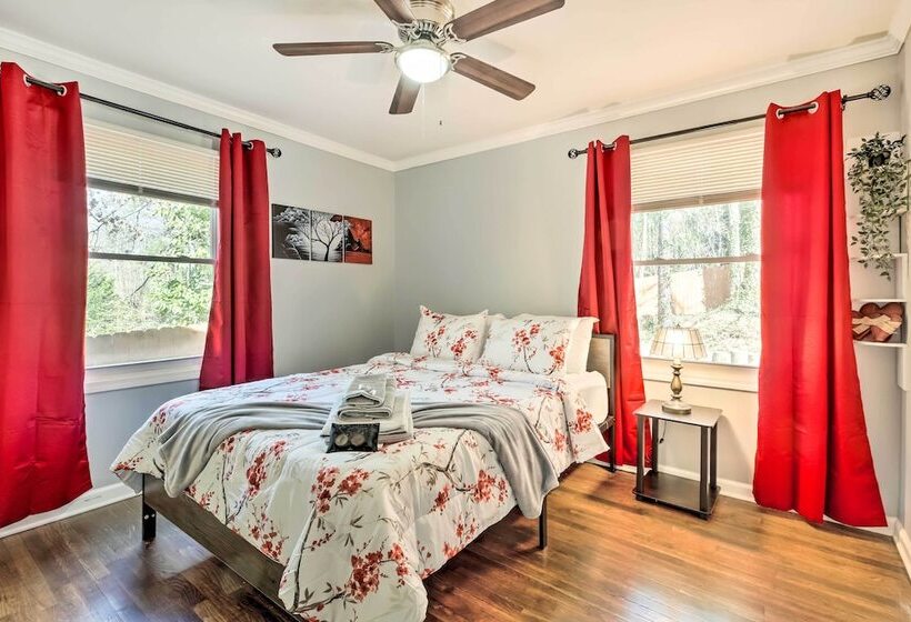 Inviting Atlanta Vacation Rental W/ Fire Pit!