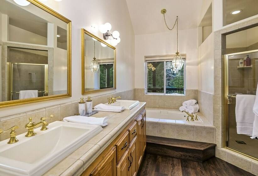 Lake Arrowhead Retreat W/ Decks + Mountain Views!