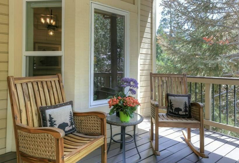 Lake Arrowhead Retreat W/ Decks + Mountain Views!