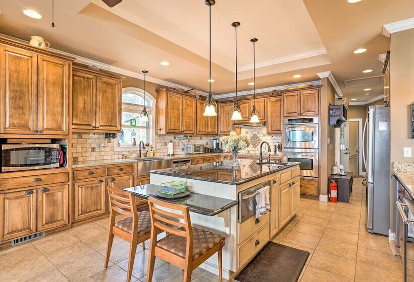 Lakefront House W/ Game Room, Deck & Views!