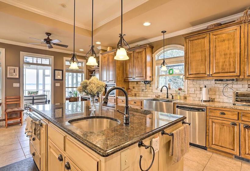 Lakefront House W/ Game Room, Deck & Views!