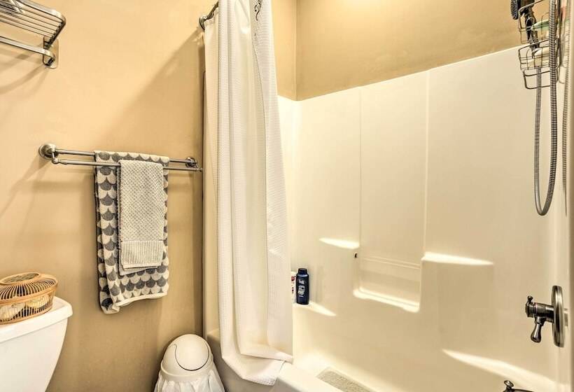 Lakefront House W/ Game Room, Deck & Views!