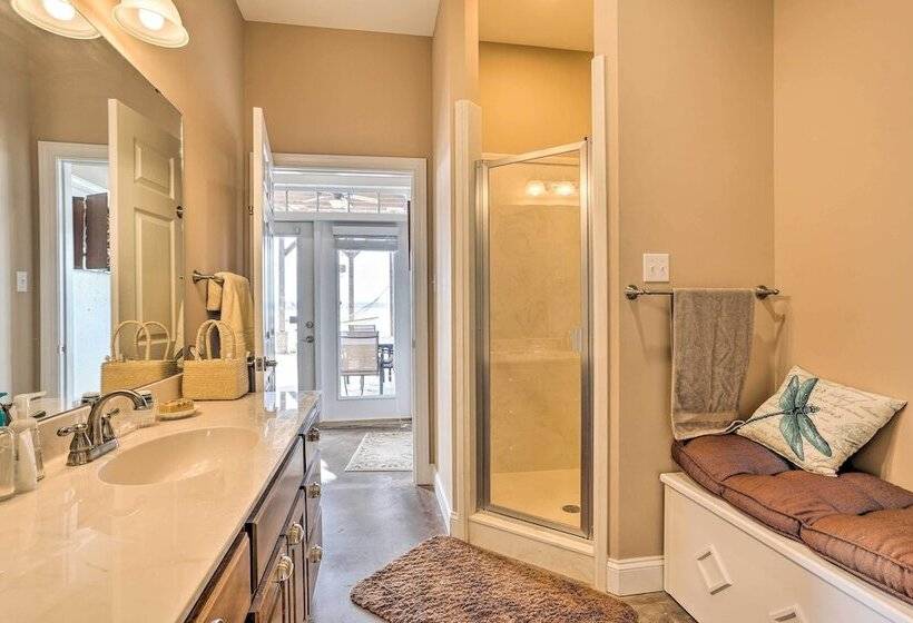 Lakefront House W/ Game Room, Deck & Views!