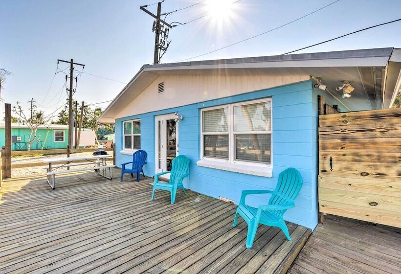 Little Gasparilla Home: Walk To Beaches!