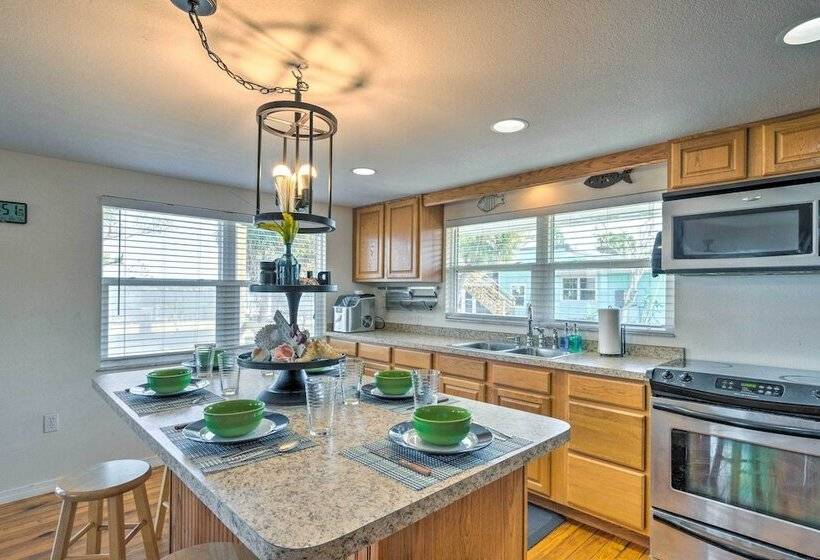 Little Gasparilla Home: Walk To Beaches!