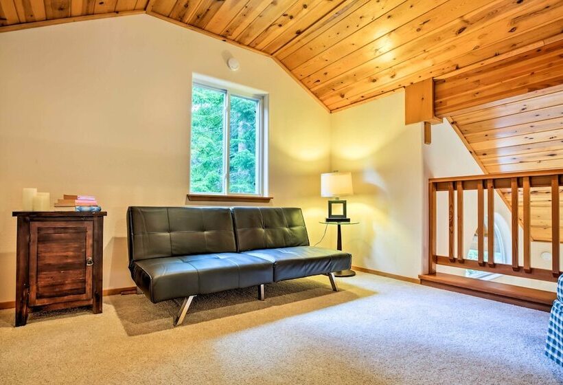 Hot Tub Access, Near Skiing: Tahoe Donner Cabin