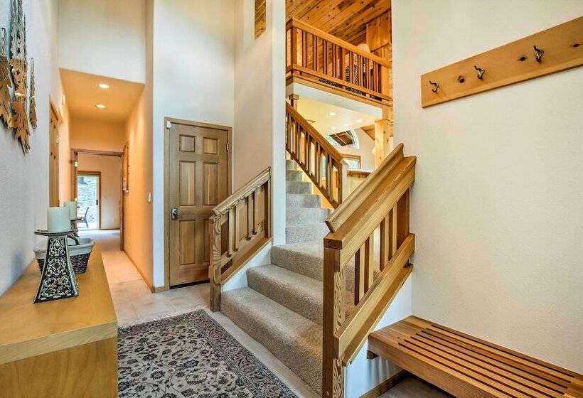 Hot Tub Access, Near Skiing: Tahoe Donner Cabin