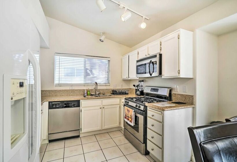 North Las Vegas Home W/ Yard, 7 Mi To Dtwn!